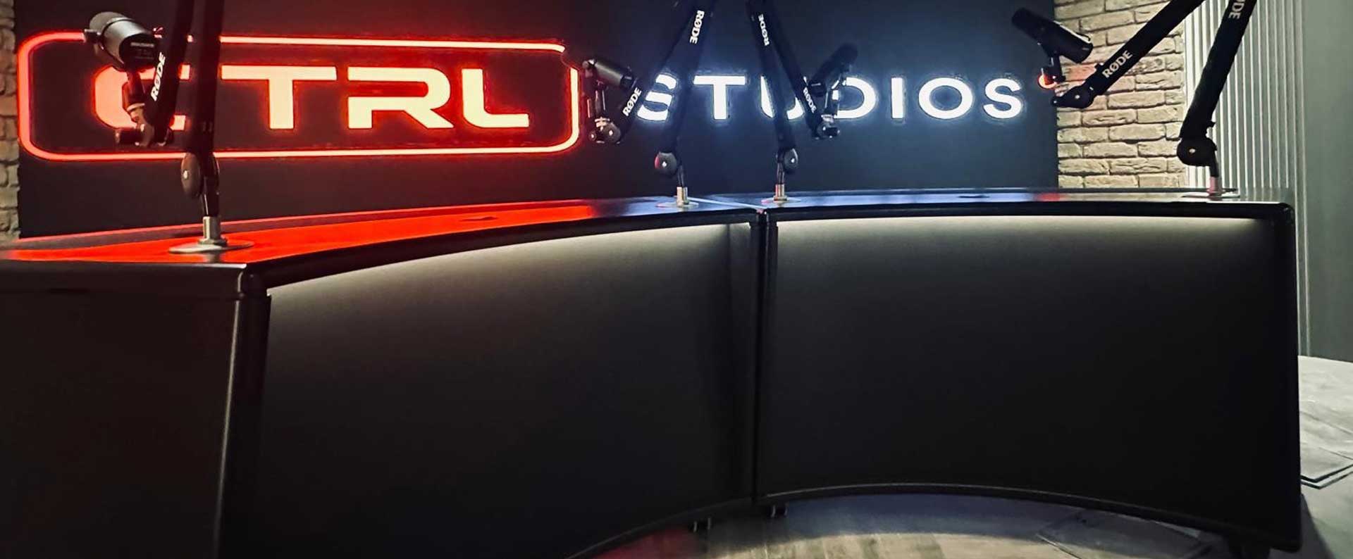 ProHost Presenter Desk for 4 presenters