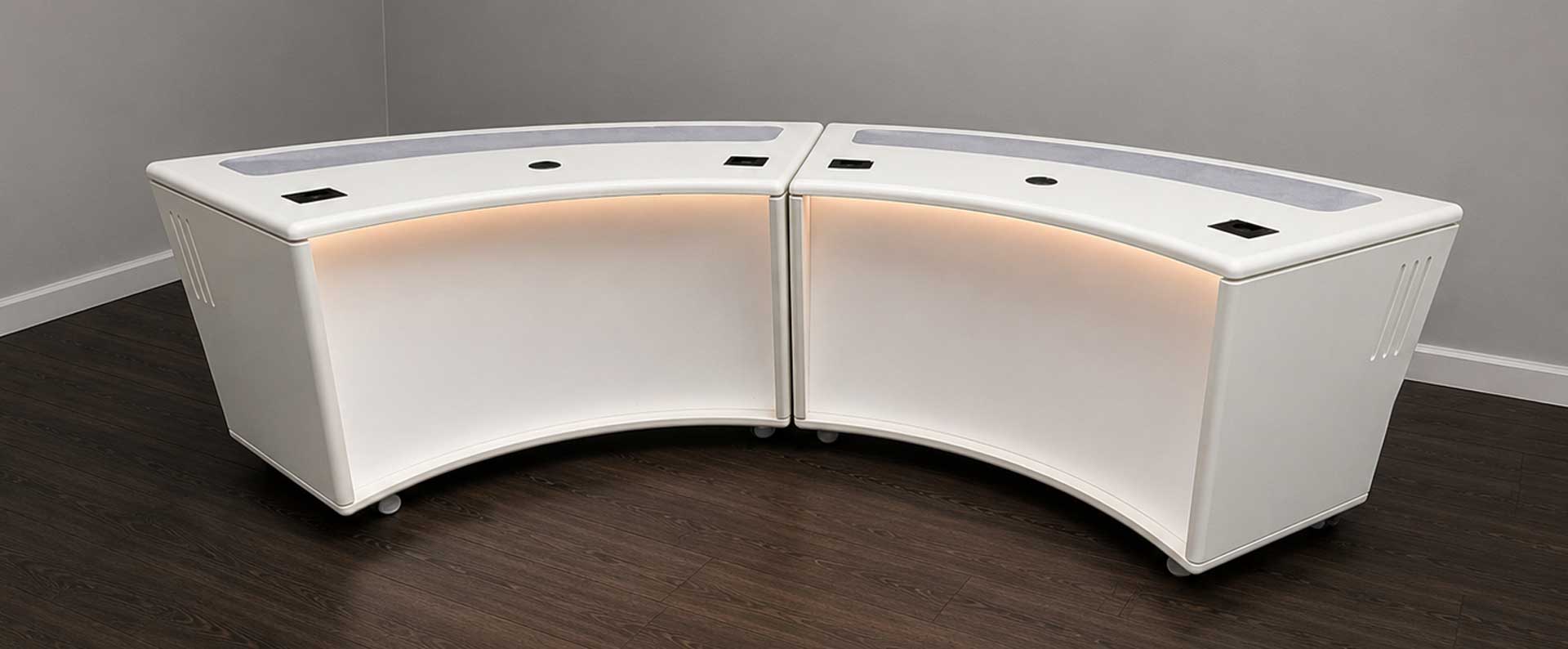 ProHost Presenter desk for 4 guests